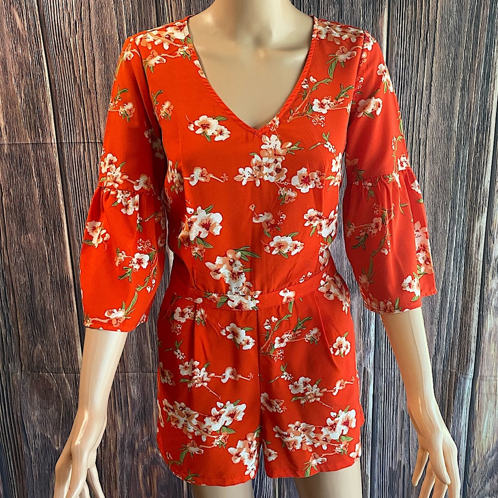 Eliane Rose size 4 red with white floral pattern summer romper with pockets